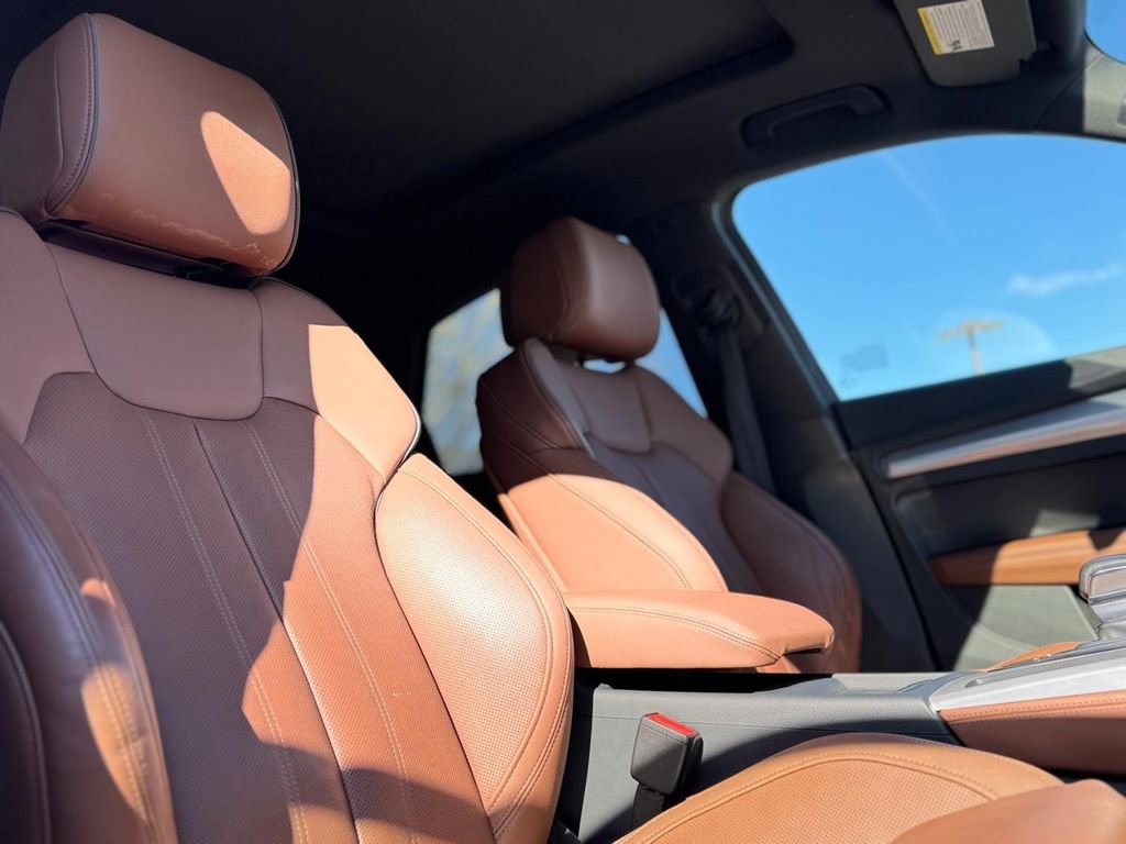 Used 2023 Audi Q5 2.0T Prestige w/ Prestige Package image 21