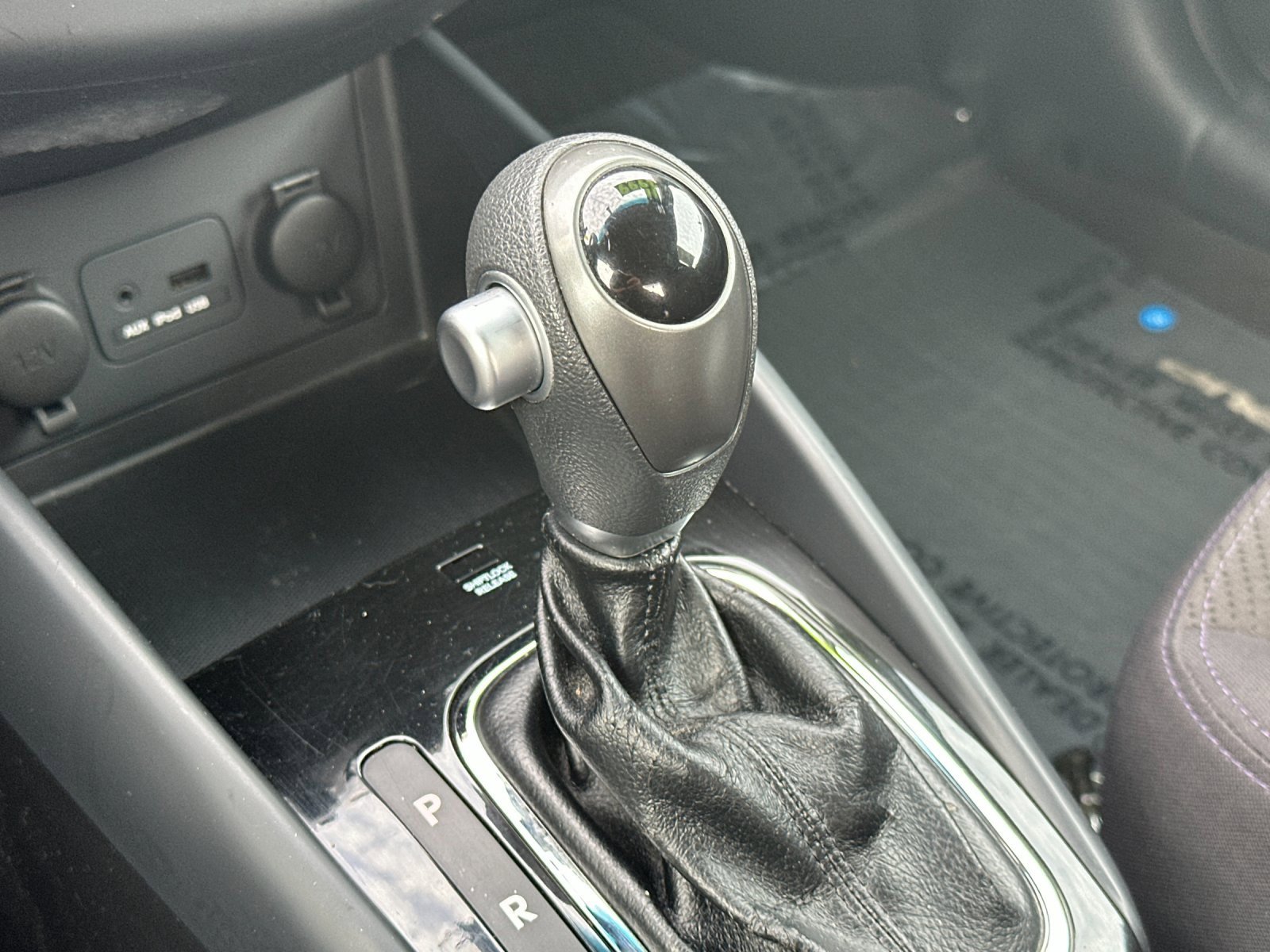 Used 2011 Kia Forte Koup EX image 19