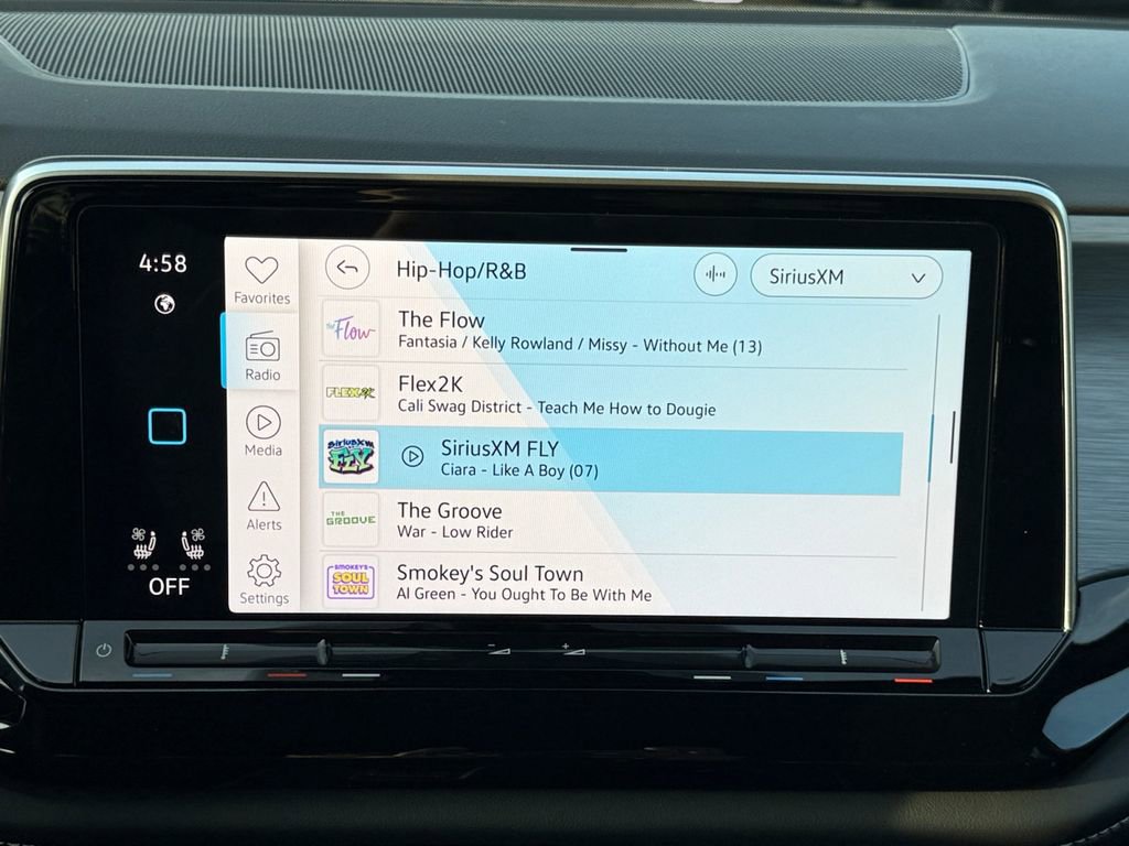 New 2026 Volkswagen Atlas Cross Sport SE image 14