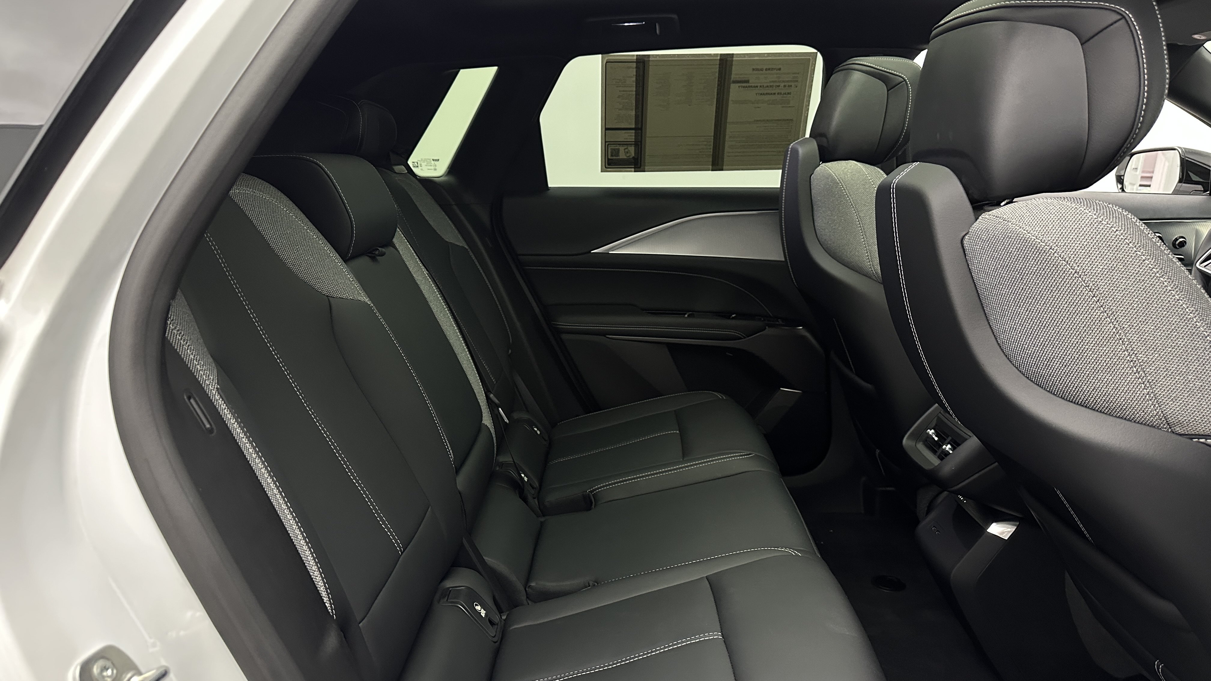 Used 2024 Cadillac Lyriq Tech RWD image 36