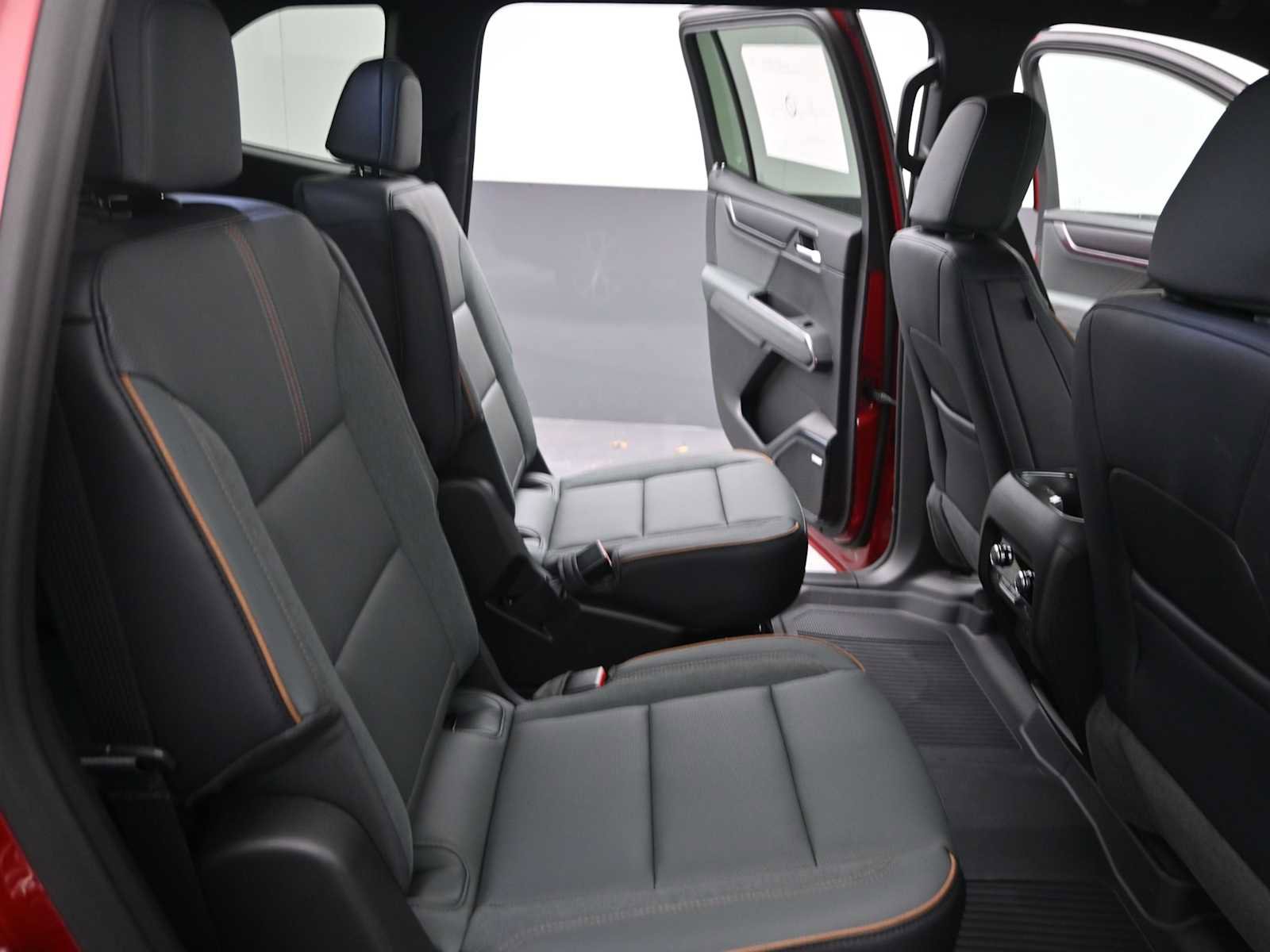 New 2026 GMC Acadia AT4 w/ Luxury Package image 24