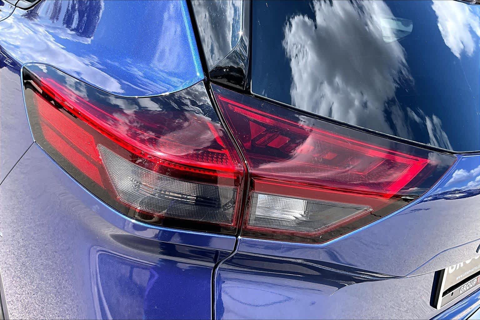 Used 2021 Nissan Rogue SV AWD/4WD image 29