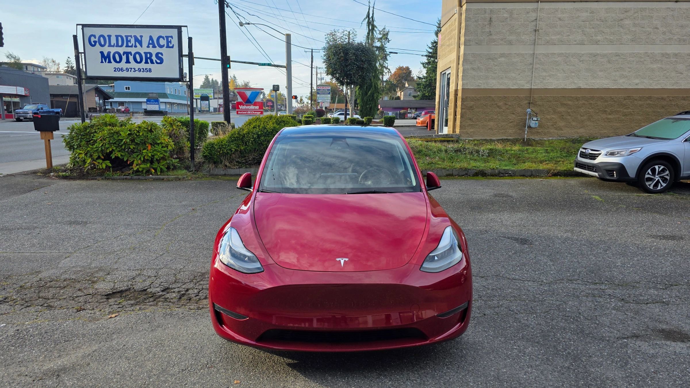 Used 2023 Tesla Model Y Long Range image 2
