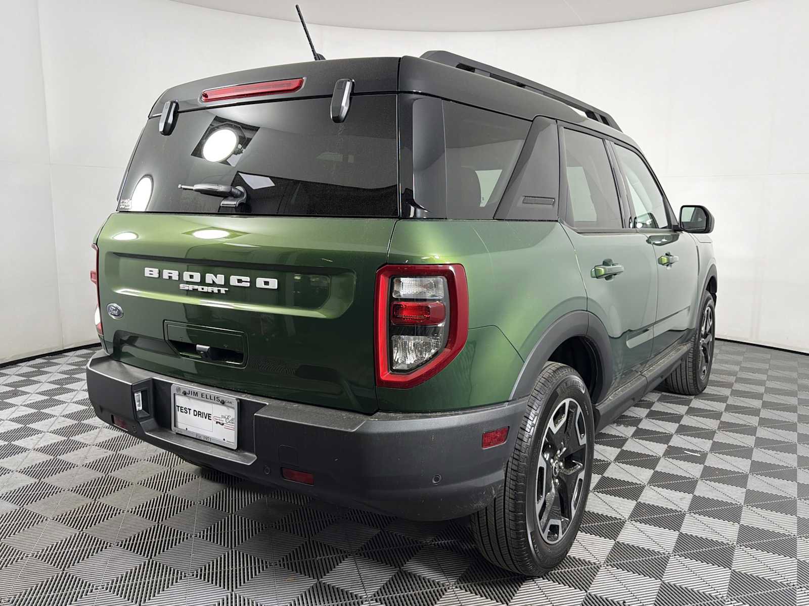 Used 2024 Ford Bronco Sport Outer Banks w/ Tech Package image 9