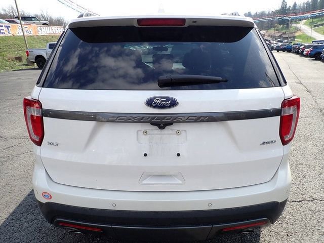 Used 2017 Ford Explorer XLT w/ Equipment Group 202A image 4