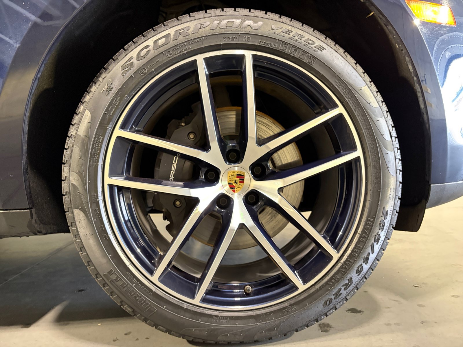 Certified 2023 Porsche Macan Turbo AWD/4WD image 4
