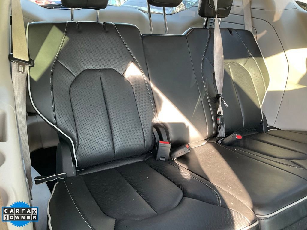 Used 2022 Chrysler Pacifica Limited w/ Uconnect Theater Family Group image 61