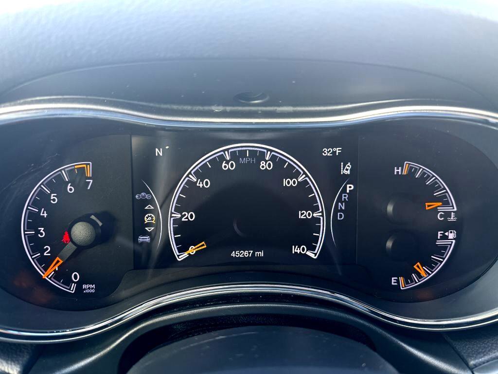 Used 2020 Jeep Grand Cherokee Laredo image 15