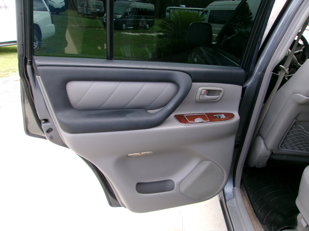 Used 2004 Toyota Land Cruiser image 12