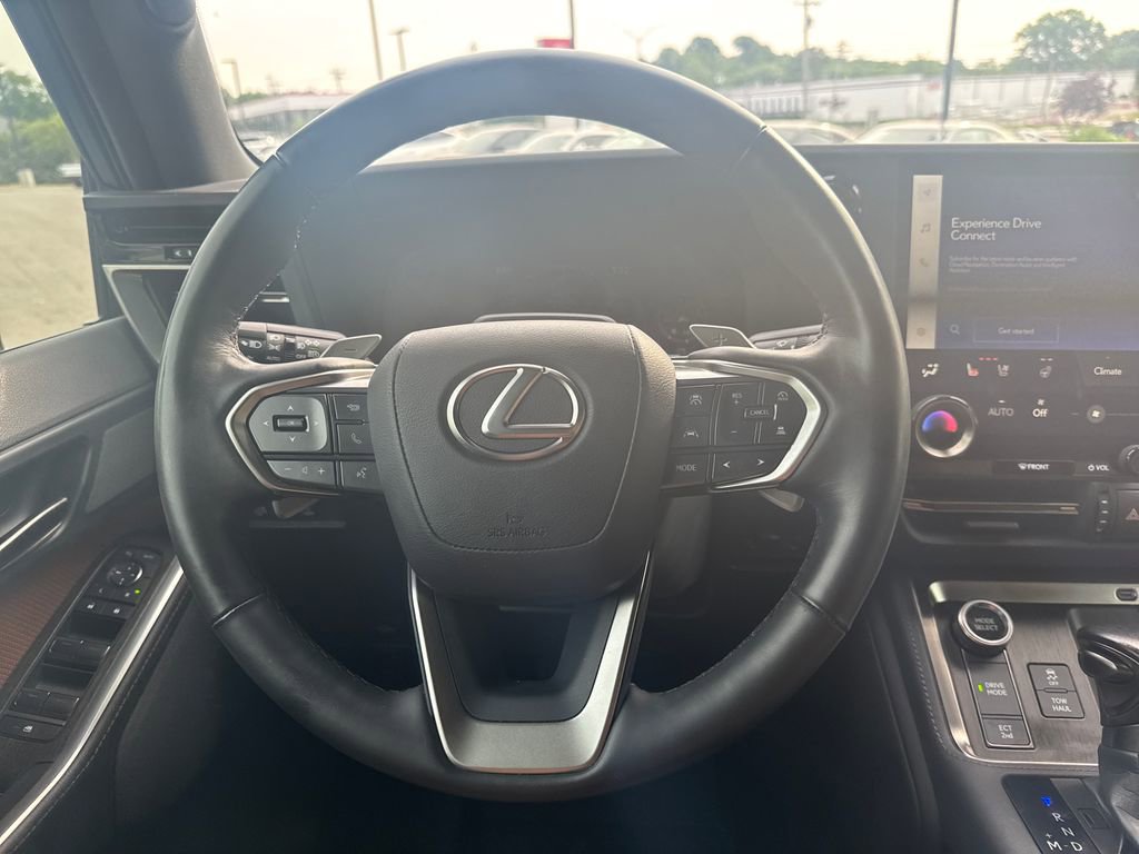 Used 2024 Lexus GX 550 w/ Accessory Package (2T) AWD/4WD image 25