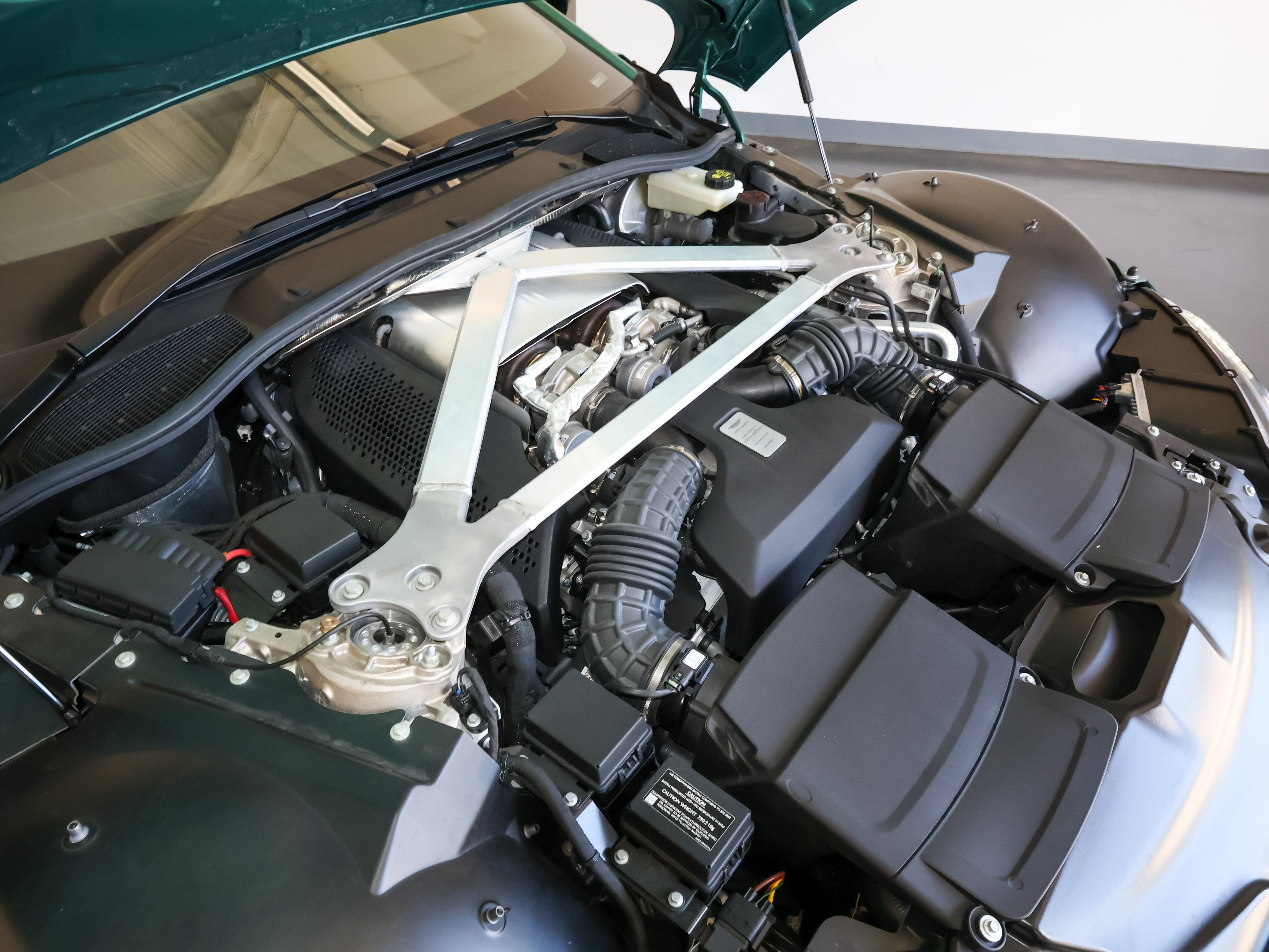 Used 2023 Aston Martin V8 Vantage Roadster RWD image 47