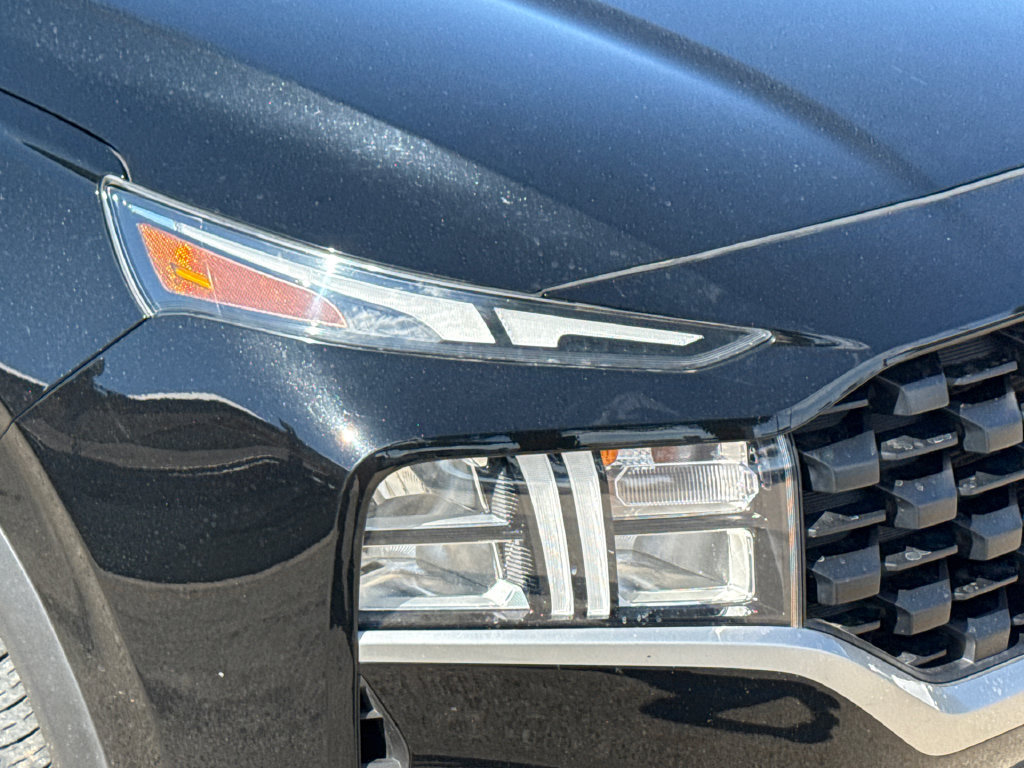 Used 2023 Hyundai Santa Fe SEL FWD image 4