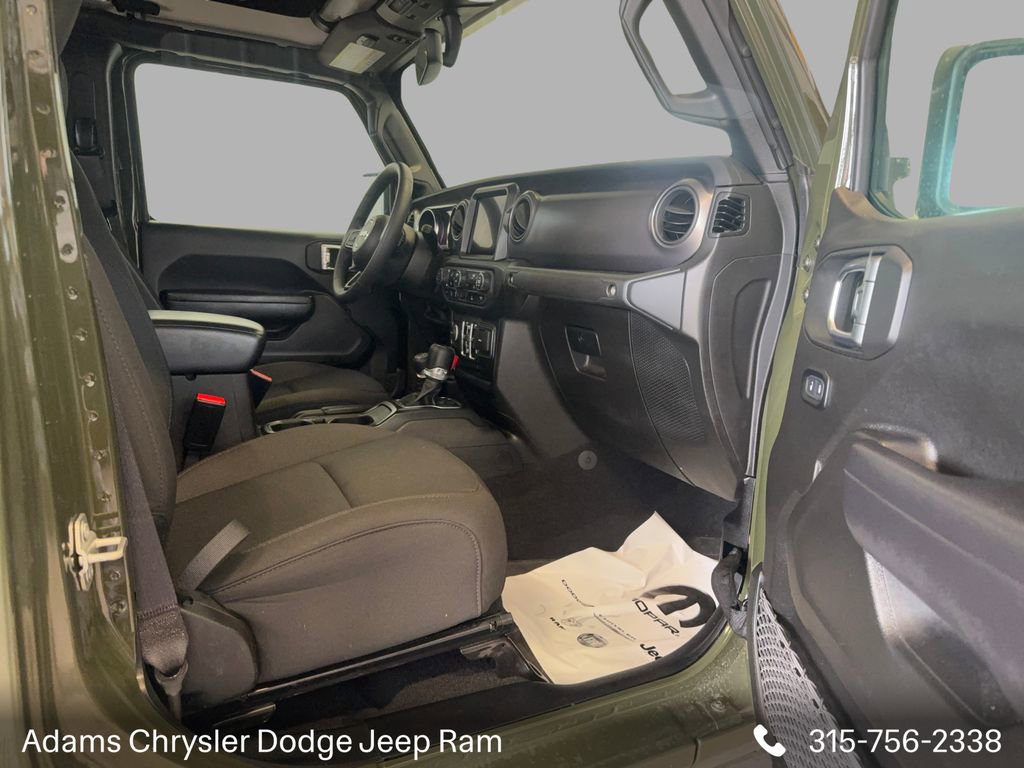 Used 2023 Jeep Gladiator Sport image 11