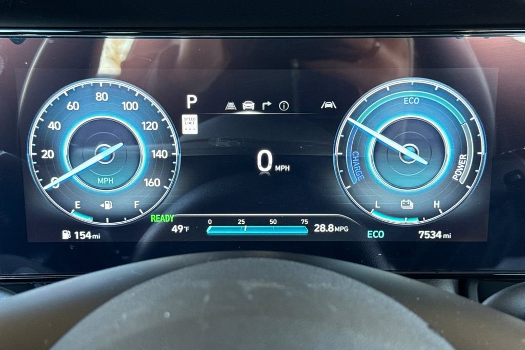 Used 2025 Hyundai Elantra SEL image 22