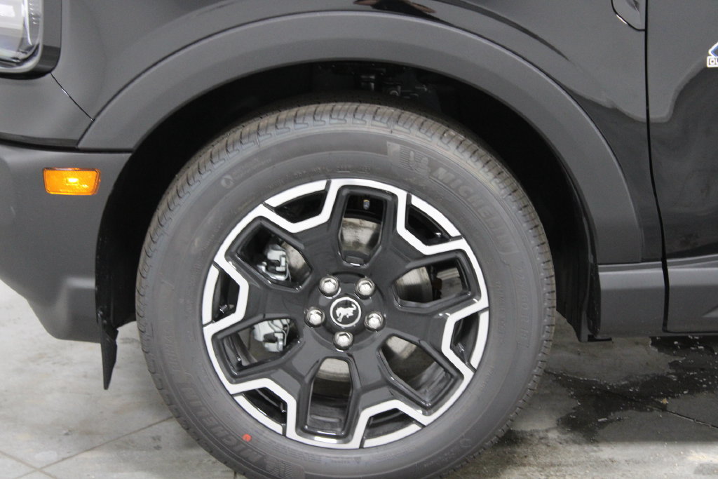 New 2026 Ford Bronco Sport Outer Banks AWD/4WD image 16