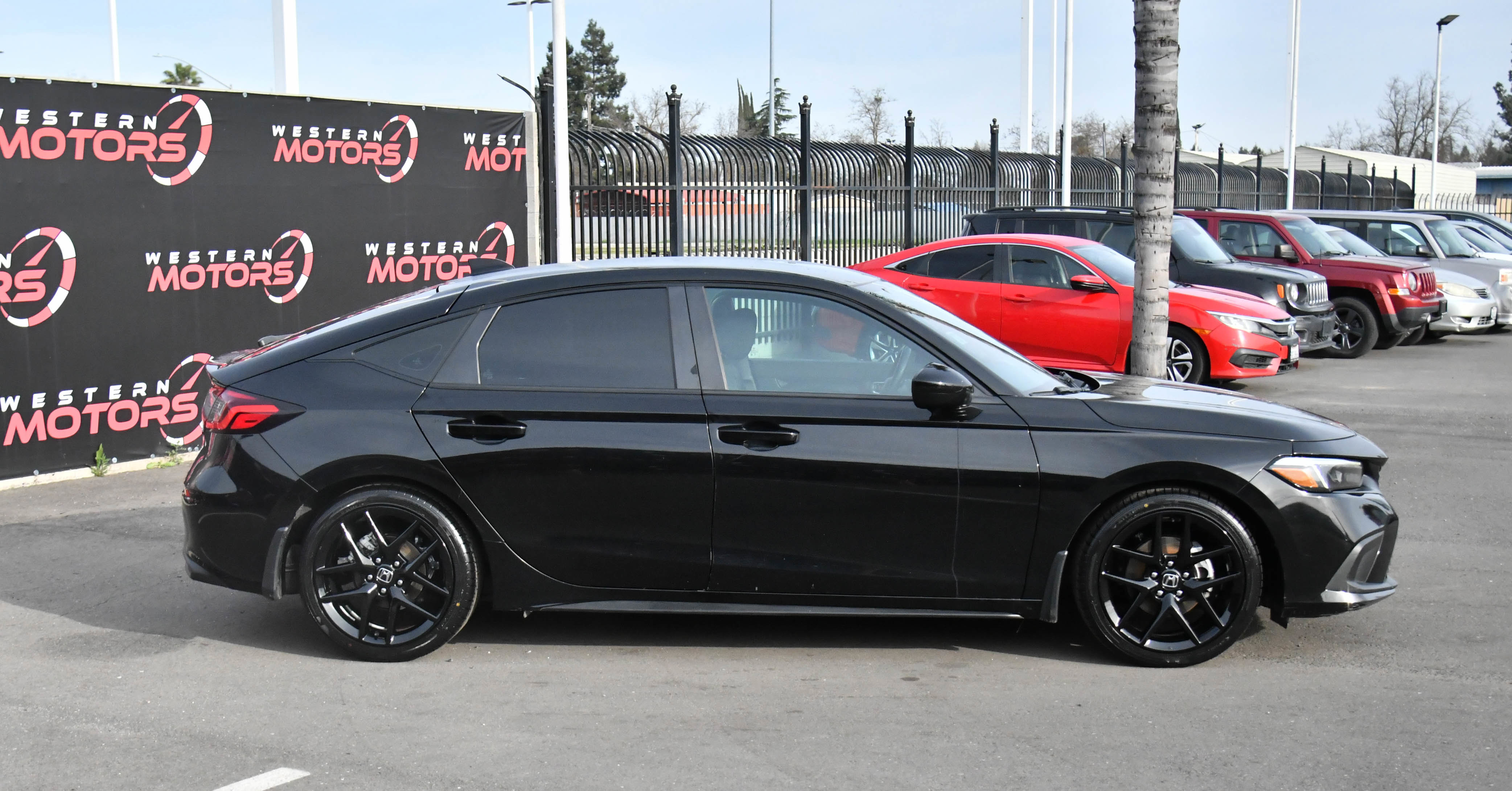 Used 2023 Honda Civic Sport image 9