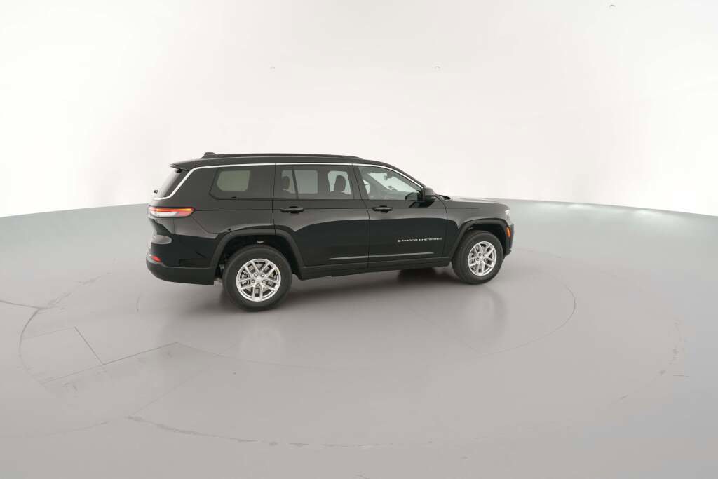 New 2025 Jeep Grand Cherokee L Laredo image 13