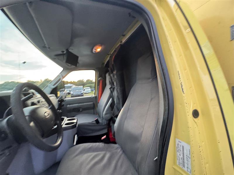 Used 2019 Ford E-450 and Econoline 450 Super Duty w/ Power Windows & Locks Group image 33