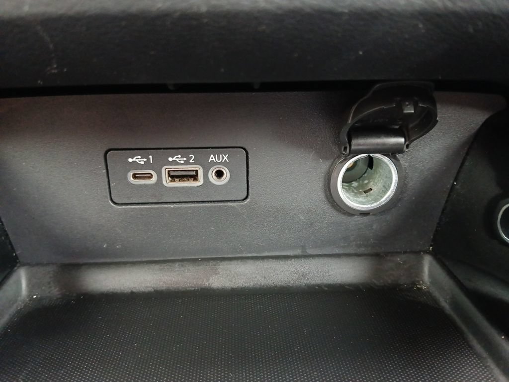 Used 2024 Nissan Altima 2.5 SV FWD image 6