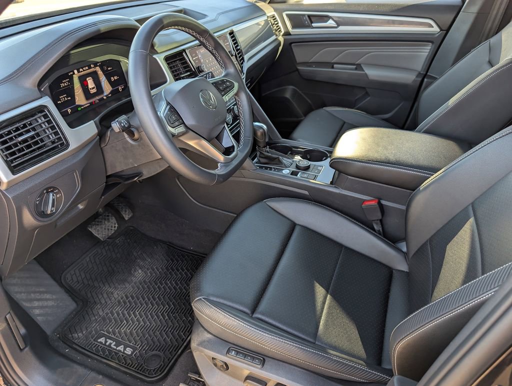 Used 2022 Volkswagen Atlas Cross Sport SEL image 11