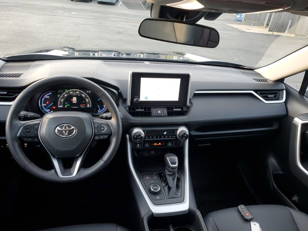 Used 2023 Toyota RAV4 XLE Premium image 36