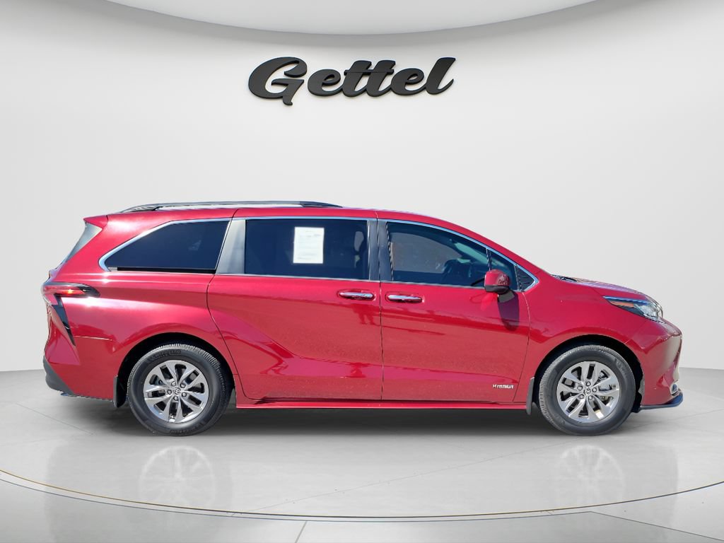 Certified 2021 Toyota Sienna XLE FWD image 5
