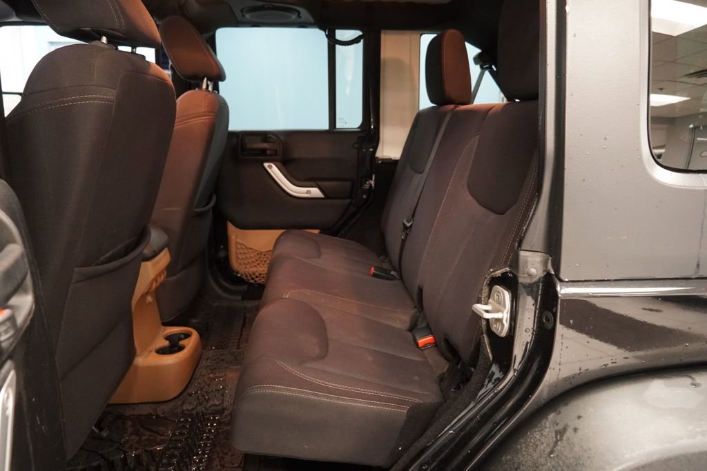 Used 2013 Jeep Wrangler Unlimited Rubicon w/ Connectivity Group image 24