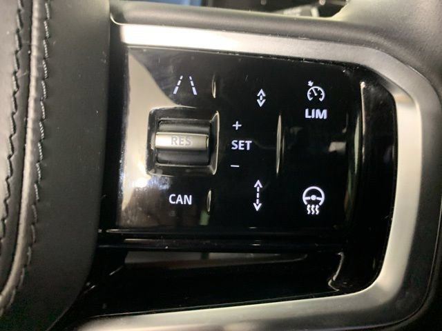 Used 2025 Land Rover Range Rover Sport SE AWD/4WD image 21