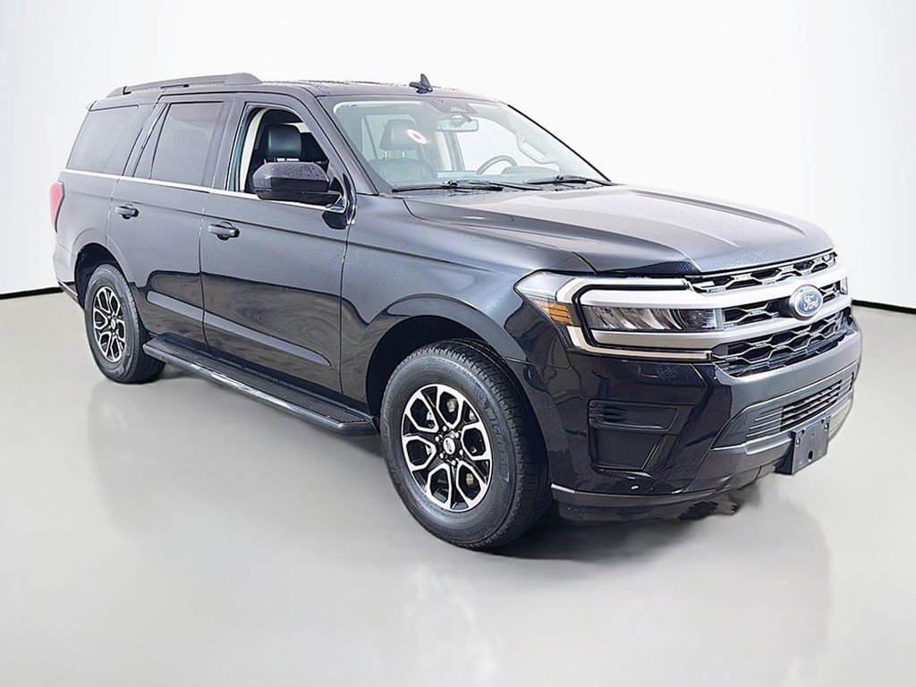 Used 2024 Ford Expedition XLT image 2