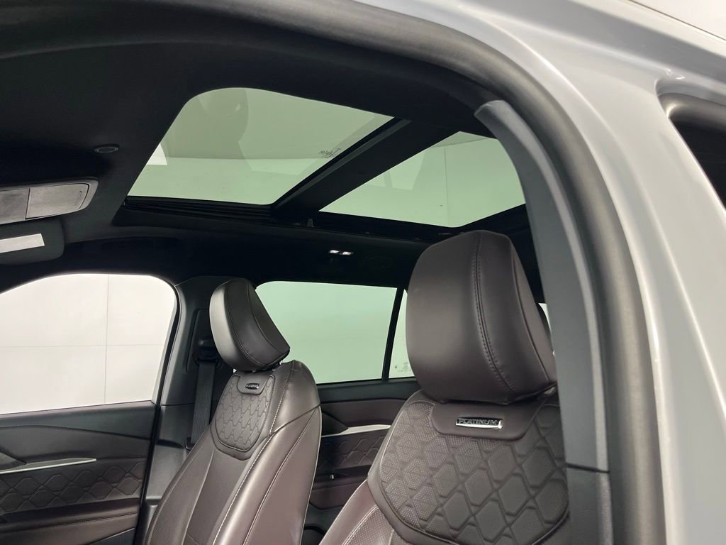 Used 2025 Ford Explorer Platinum w/ LUX Leather Package image 25