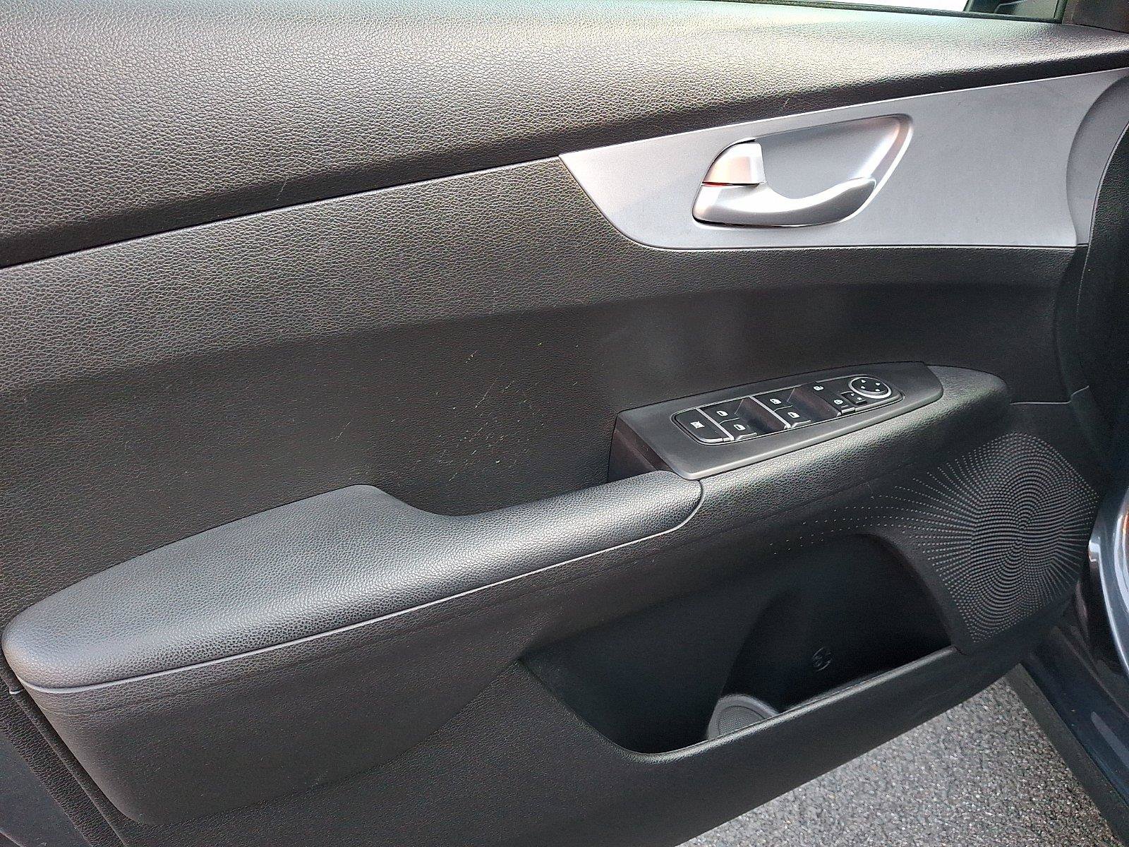 Used 2023 Kia Forte LXS w/ LXS Technology Package FWD image 12