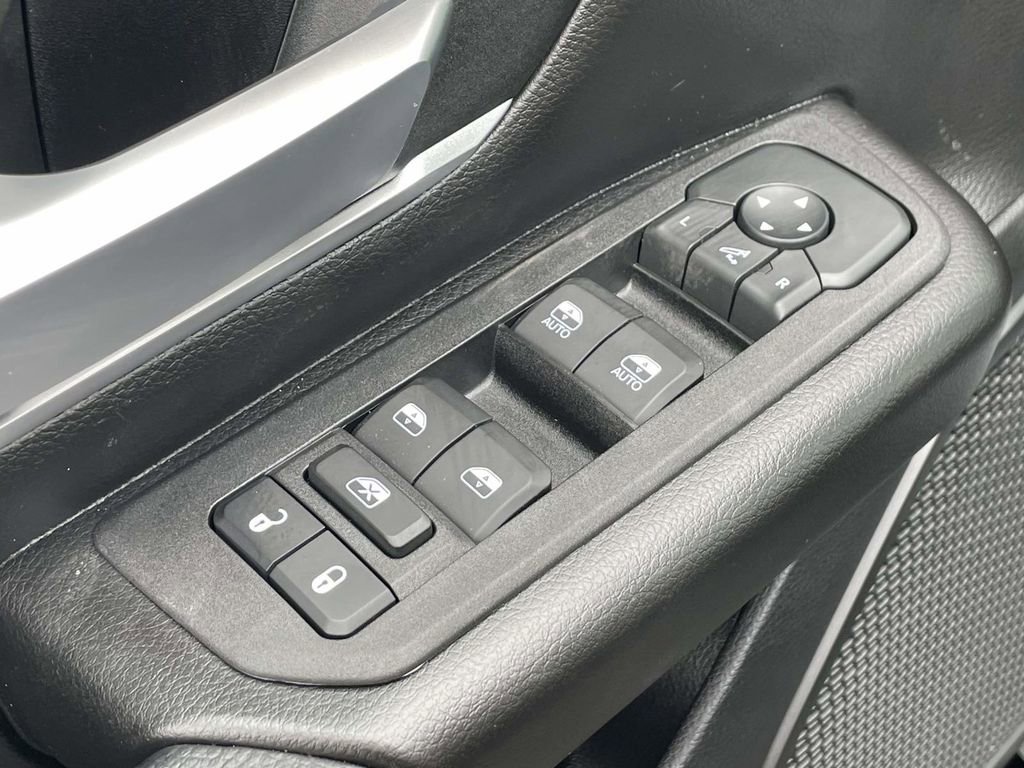 New 2026 RAM 1500 4x4 Crew Cab image 23