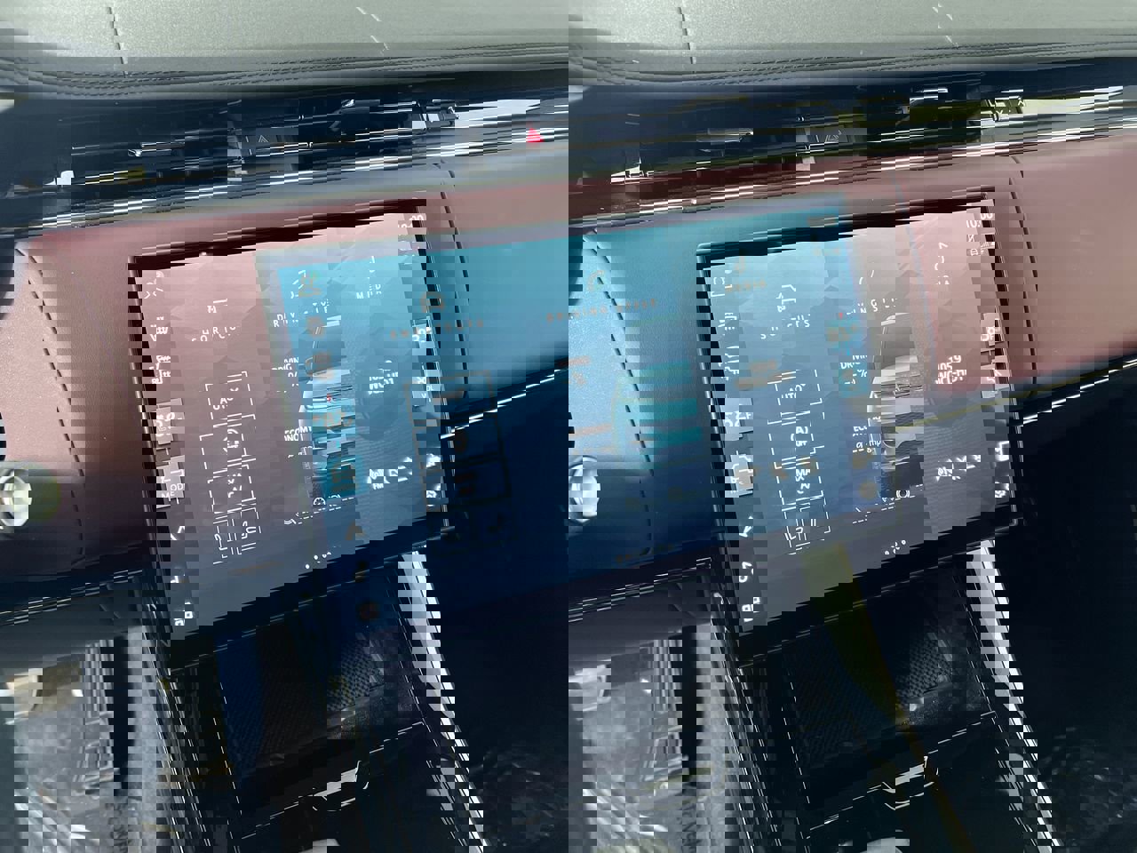 Used 2024 Land Rover Range Rover Sport Dynamic SE image 24