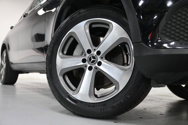 Used 2018 Mercedes-Benz GLC 300 4MATIC image 22