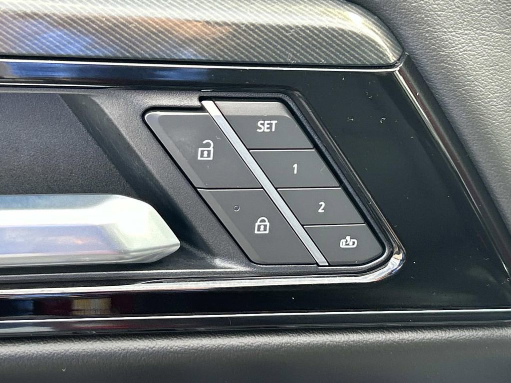 Used 2026 GMC Yukon AT4 w/ LPO, Floor Liner Package image 27