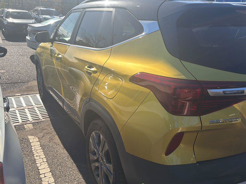 Used 2021 Kia Seltos S AWD/4WD image 2