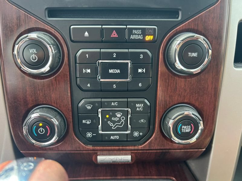 Used 2014 Ford F150 King Ranch w/ King Ranch Luxury Package AWD/4WD image 27