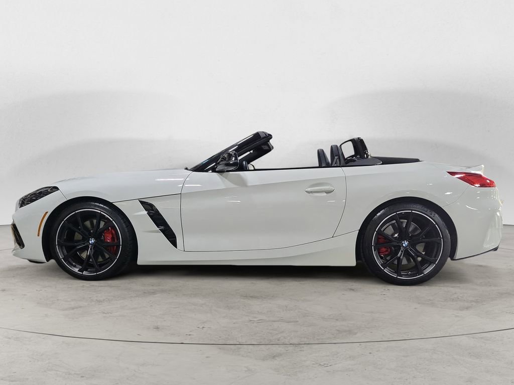 Used 2023 BMW Z4 M40i w/ Shadowloine Package image 2