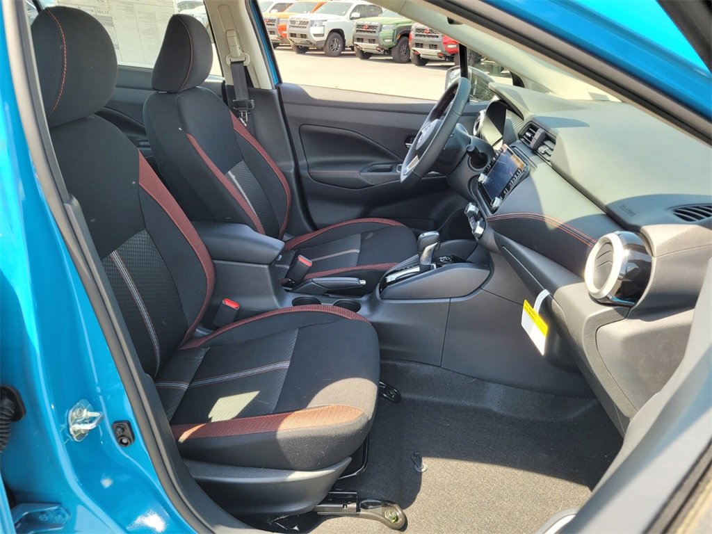 New 2025 Nissan Versa SR w/ Trunk Package image 13