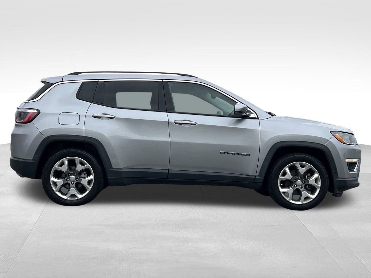 Used 2021 Jeep Compass Limited image 29