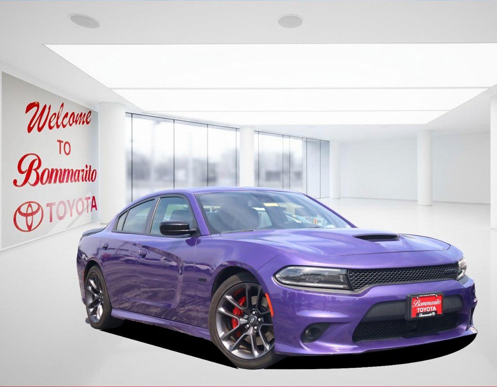 Used 2023 Dodge Charger R/T w/ Plus Group RWD image 2