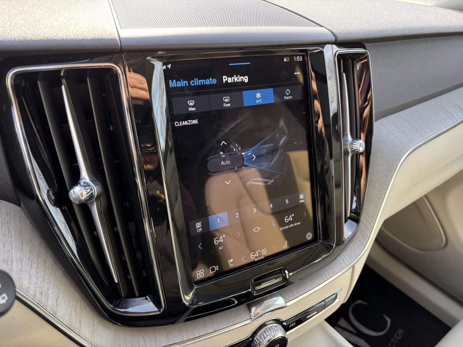 Used 2025 Volvo XC60 B5 Plus w/ Climate Package image 19