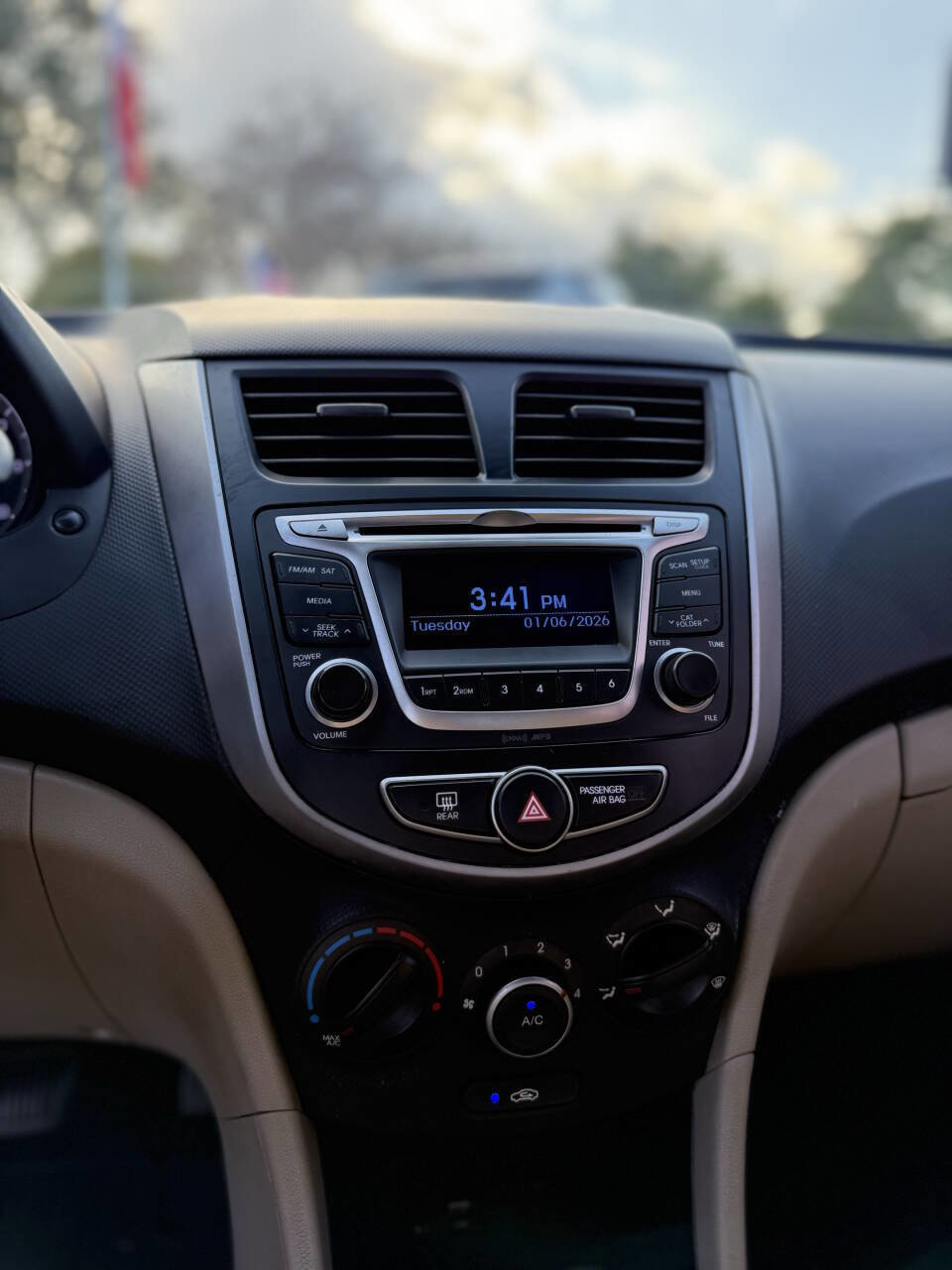 Used 2015 Hyundai Accent GLS image 18