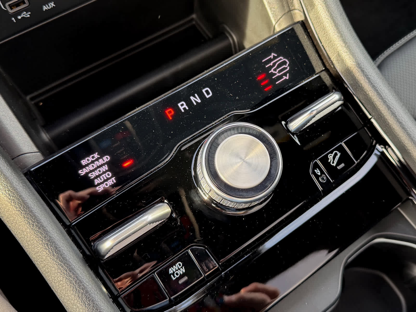 New 2025 Jeep Grand Cherokee L Overland w/ Rear Seat Video Group I image 26