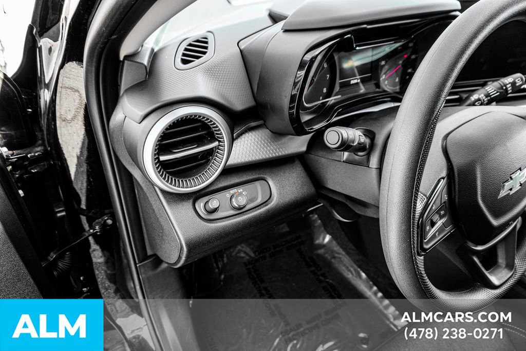 Used 2025 Chevrolet Trax LS image 31