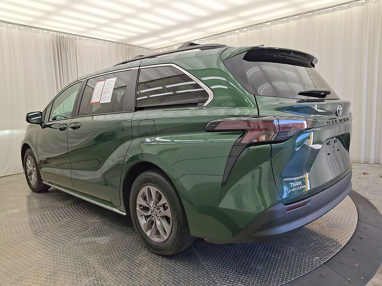 Certified 2026 Toyota Sienna LE AWD/4WD image 25