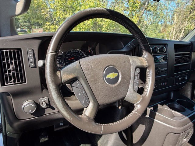 Used 2022 Chevrolet Express 3500 w/ Power Convenience Package RWD image 33