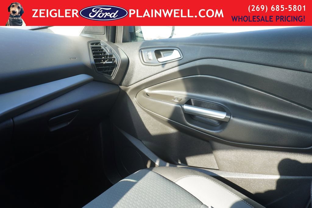 Used 2018 Ford Escape SE image 30