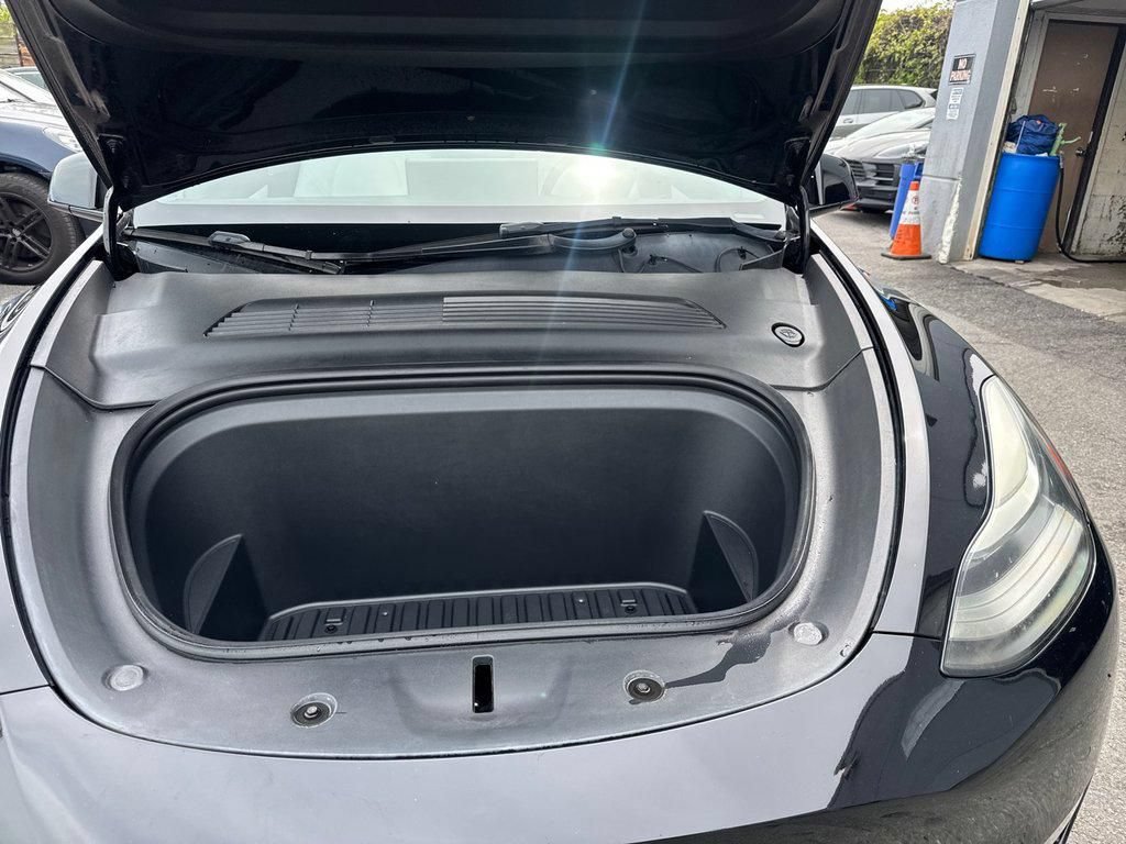 Used 2021 Tesla Model Y Long Range AWD/4WD image 35
