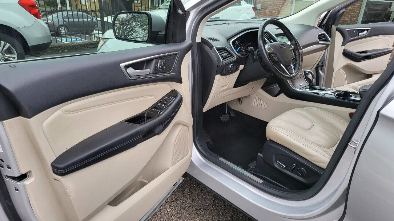Used 2016 Ford Edge Titanium image 13